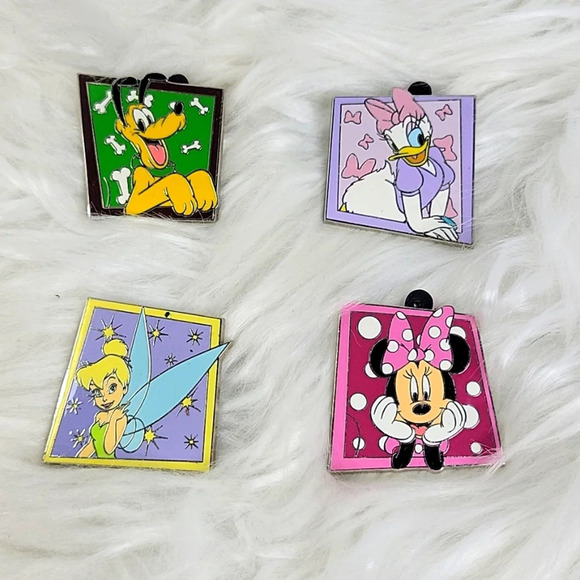 DISNEY Pins for Lanyard Set of‎ 4 - Picture 1 of 2
